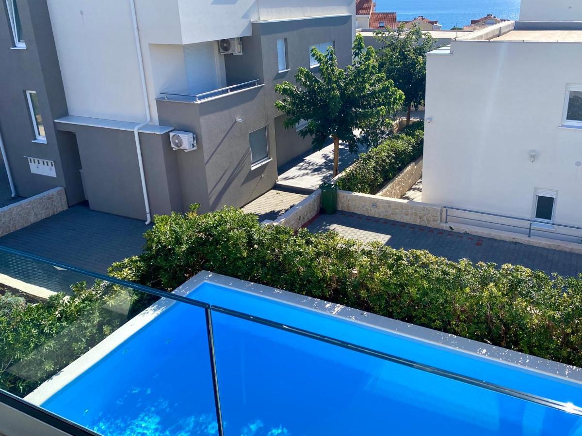 Fantasy Pool Villa ノヴァリャ エクステリア 写真