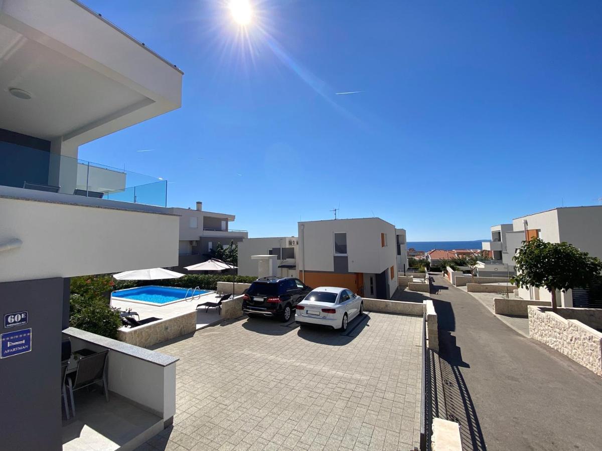 Fantasy Pool Villa ノヴァリャ エクステリア 写真